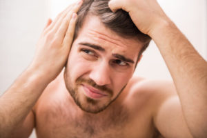 Причины ломкости и выпадения волос
